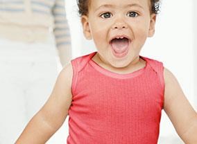 Desarrollo Físico en los Niños Pequeños Desarrollo Físico en los Niños Pequeños