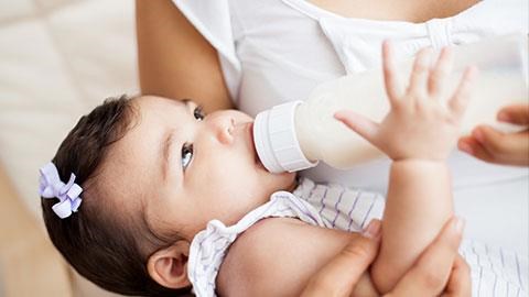 Como saber si la formula no le cae al bebe Mitos De La Lactancia Y Formula De Bebe Enfamil